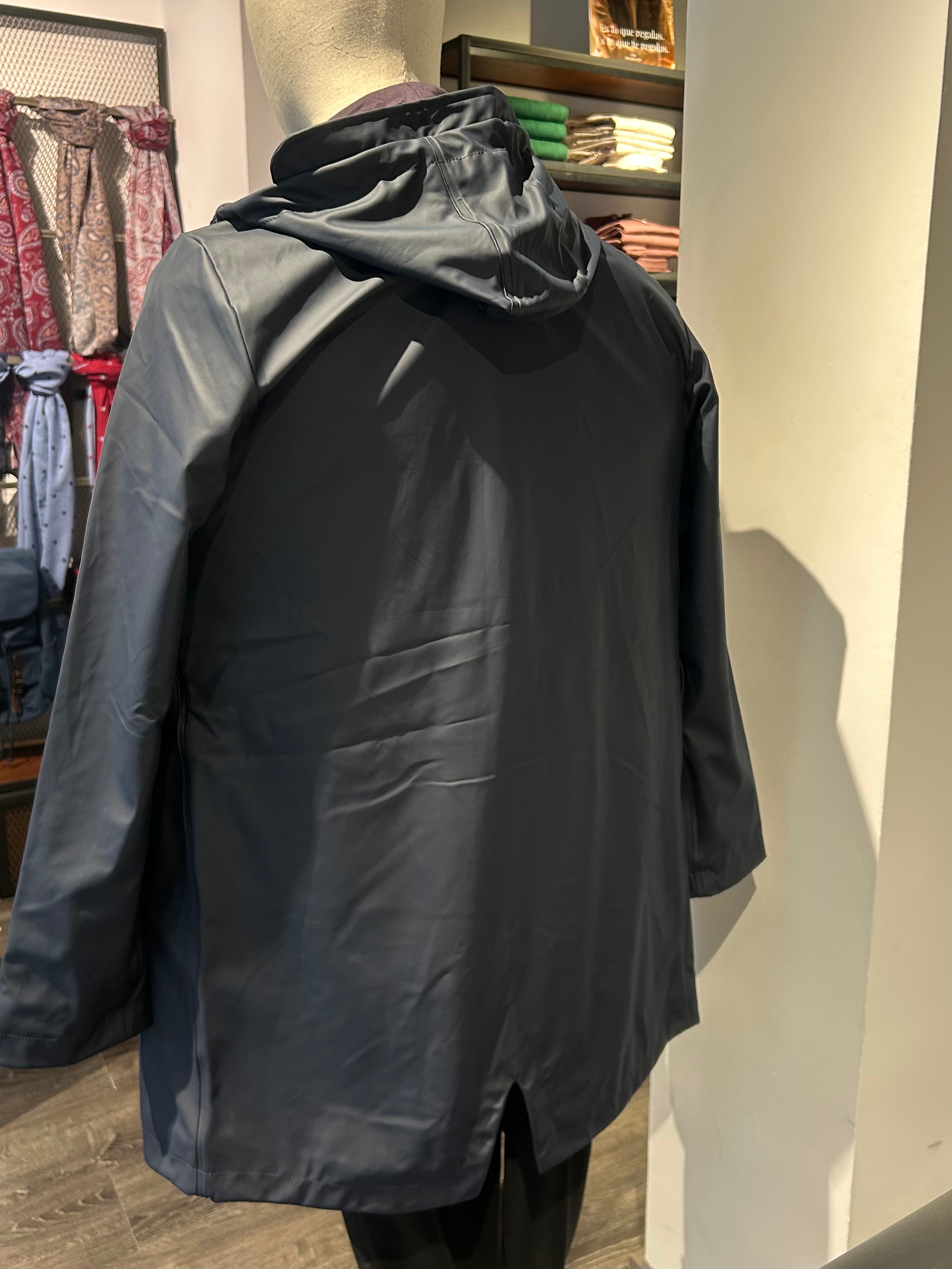 The Windbreaker Azul Marino-zoom-3