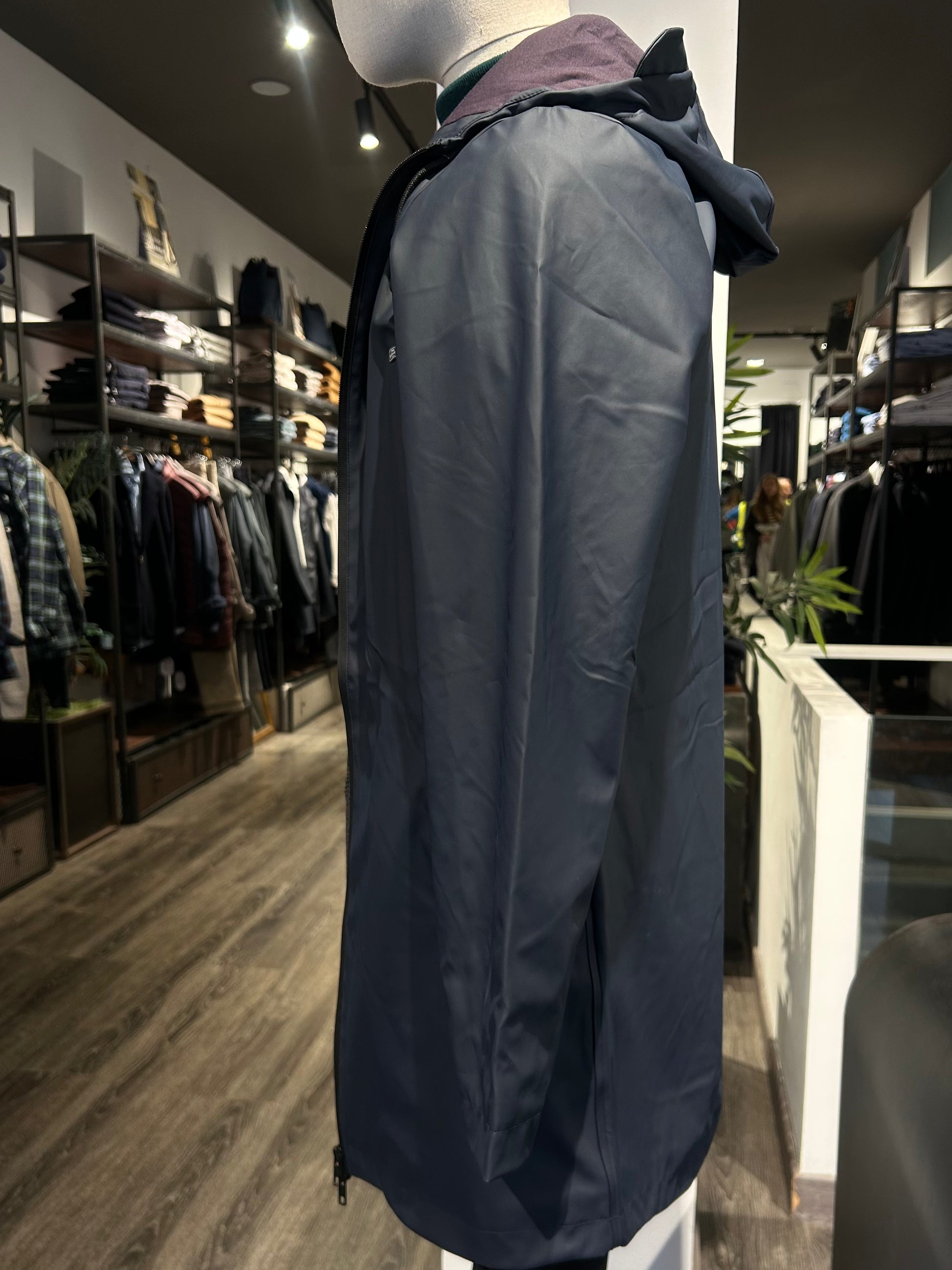The Windbreaker Azul Marino-4