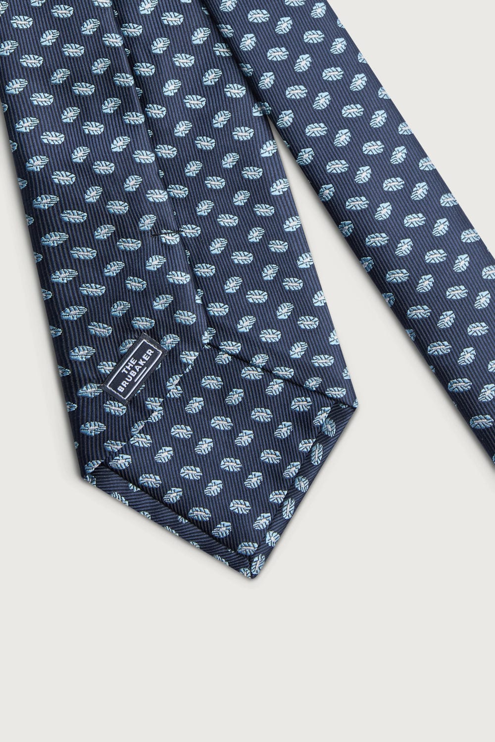 The Silk Tie Figuras Fondo Marino