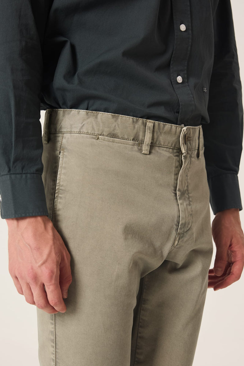 The Chino Marrón Castañeda-zoom-