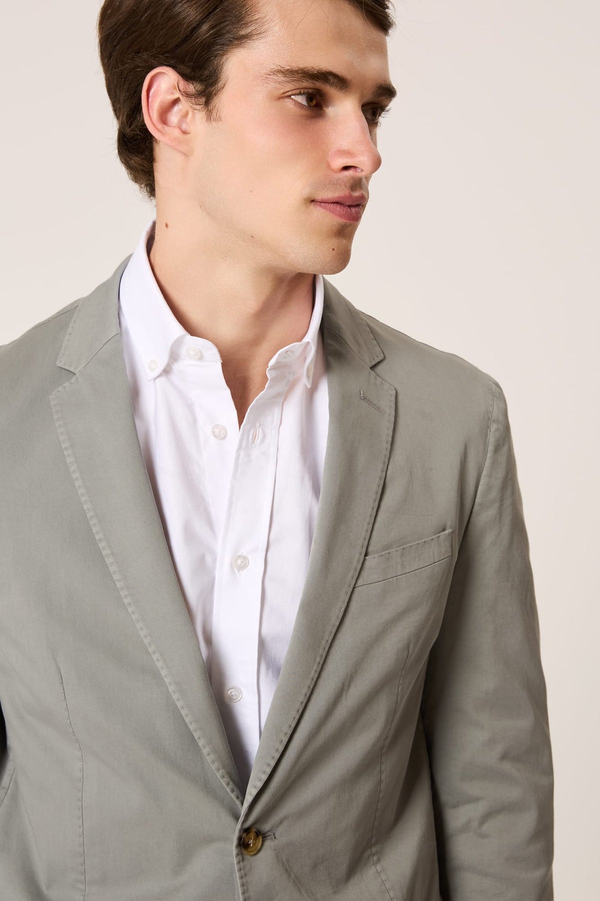 The Gabardina Gris Nijar