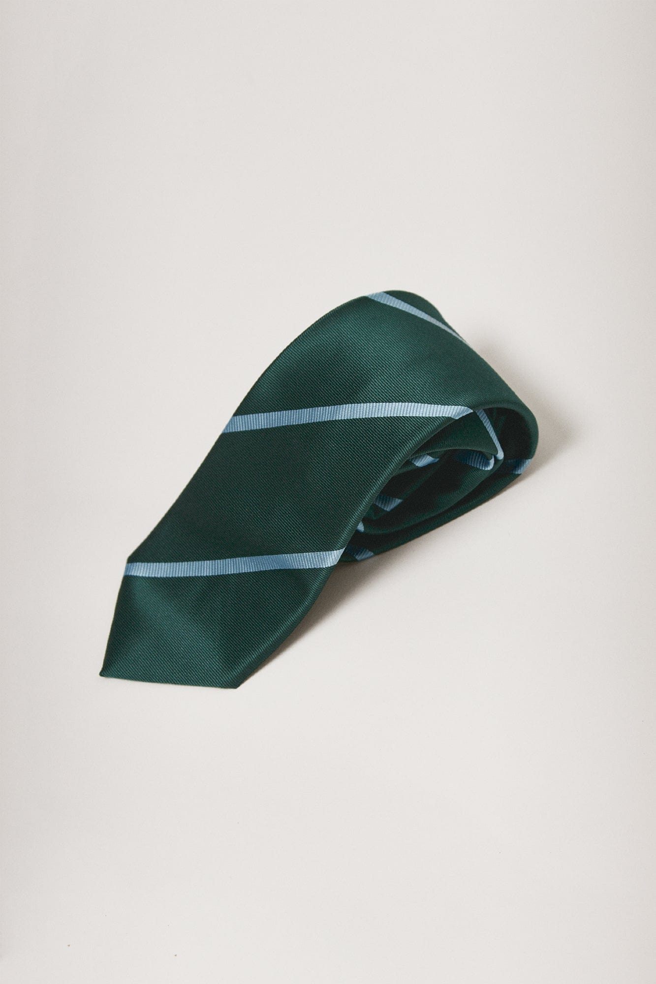 The Silk Tie Raya Celeste Fondo Verde
