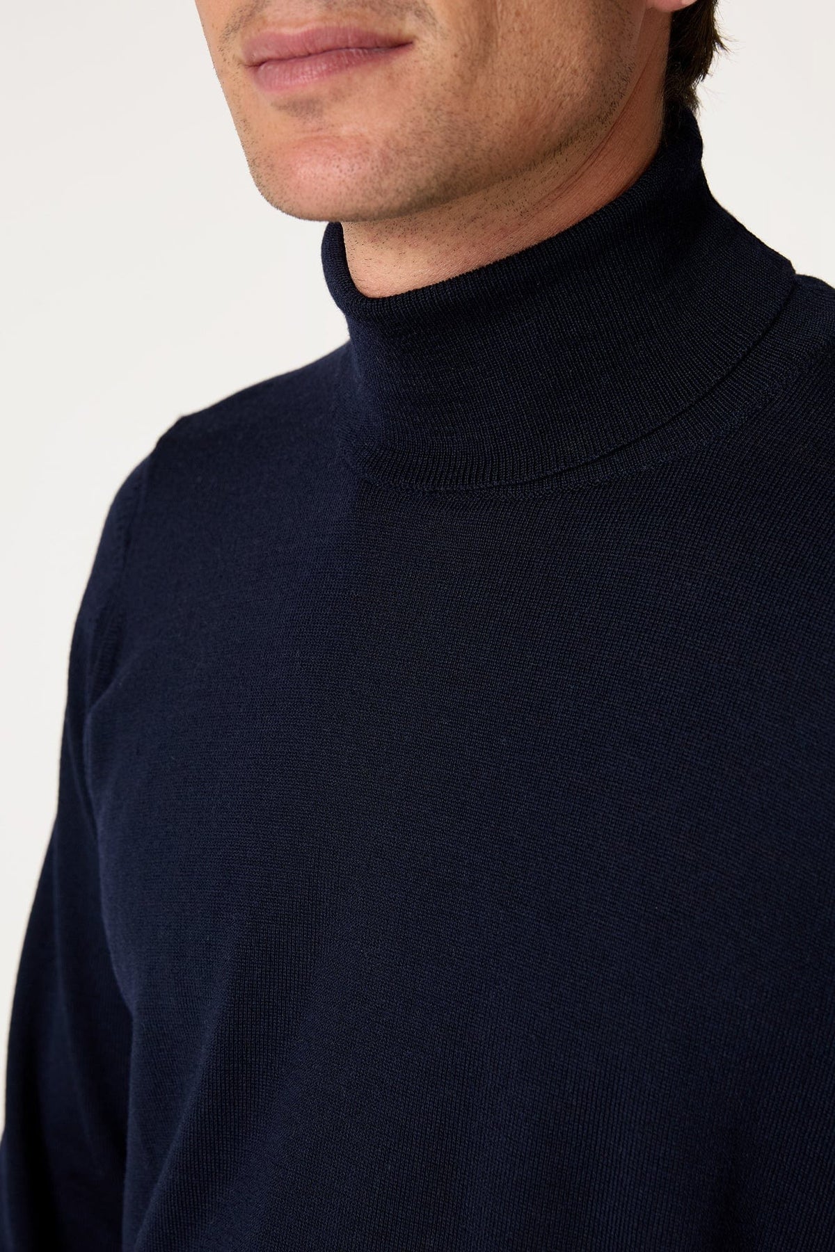 The Merino Cisne Azul Marino