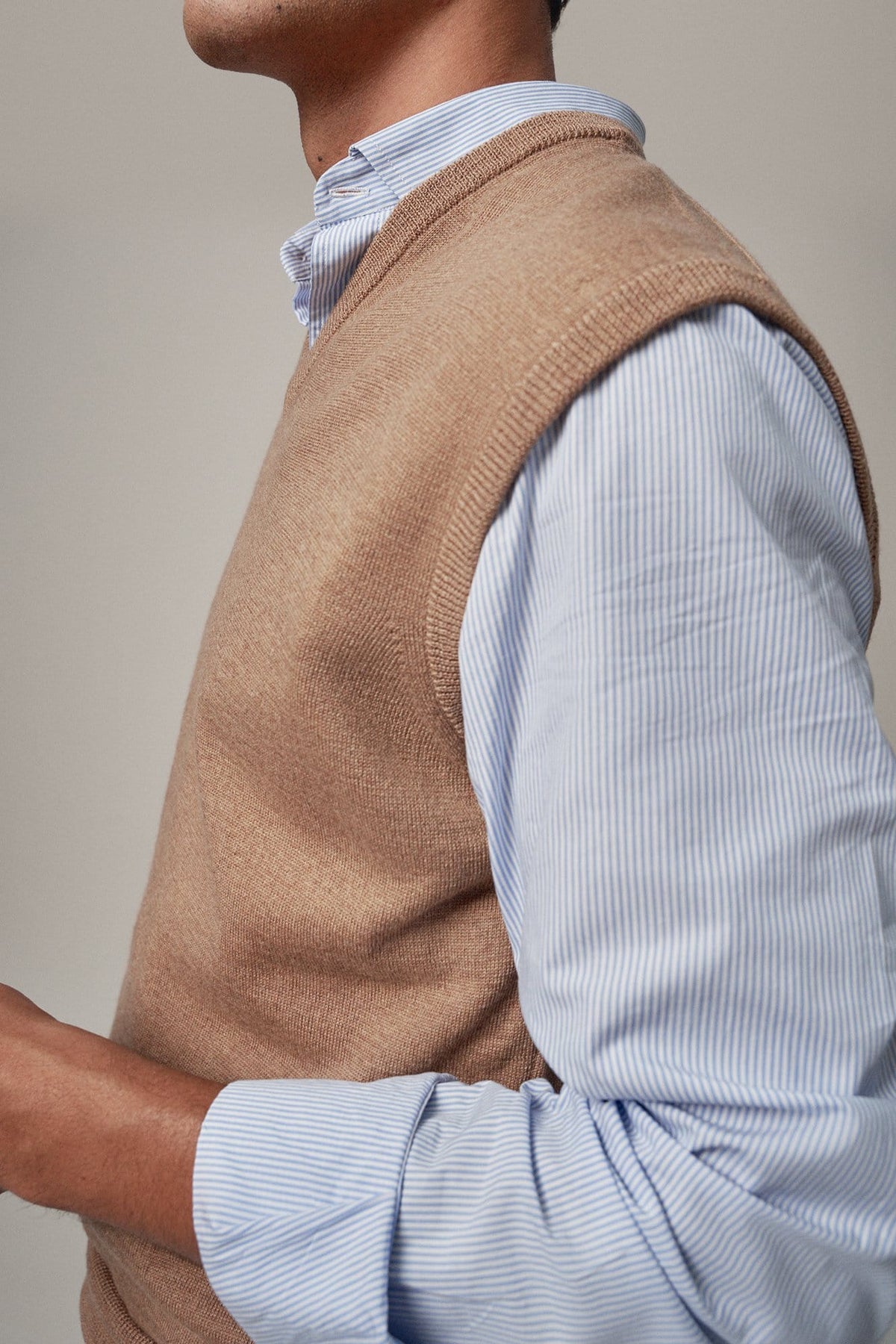 The Chaleco Beige Almería-zoom-3